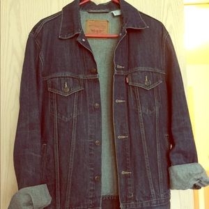 Vintage Levis Jean Jacket!❤️🕶